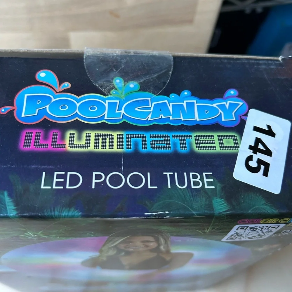 PoolCandy Illuminated Large LED Pool Tube Color Changing Light Up Inflatable40in - Picture 4 of 4